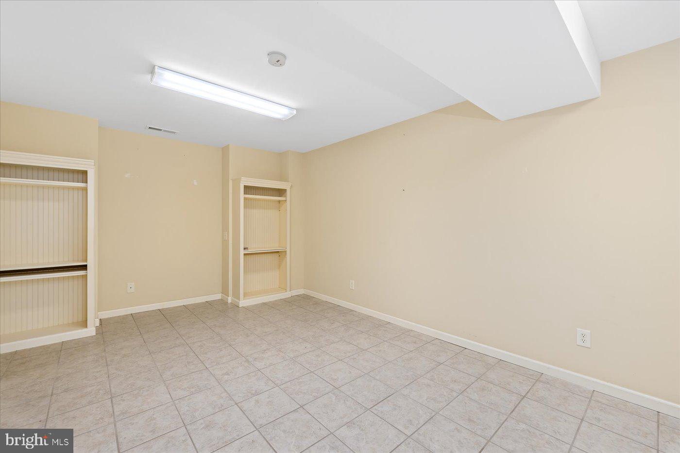 343 Middle River Road