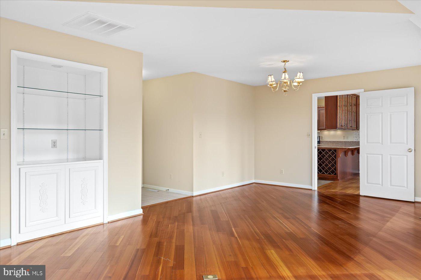 343 Middle River Road
