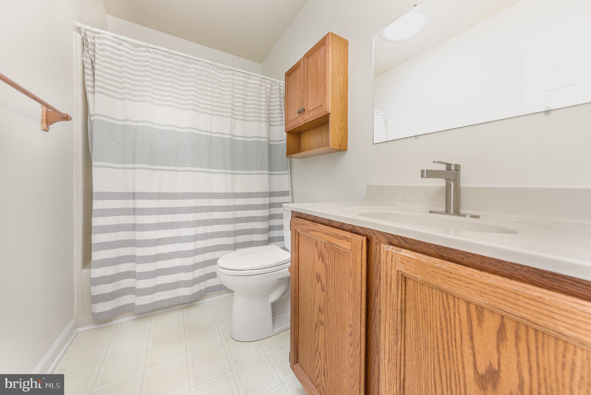 112 QUEENWOOD CT