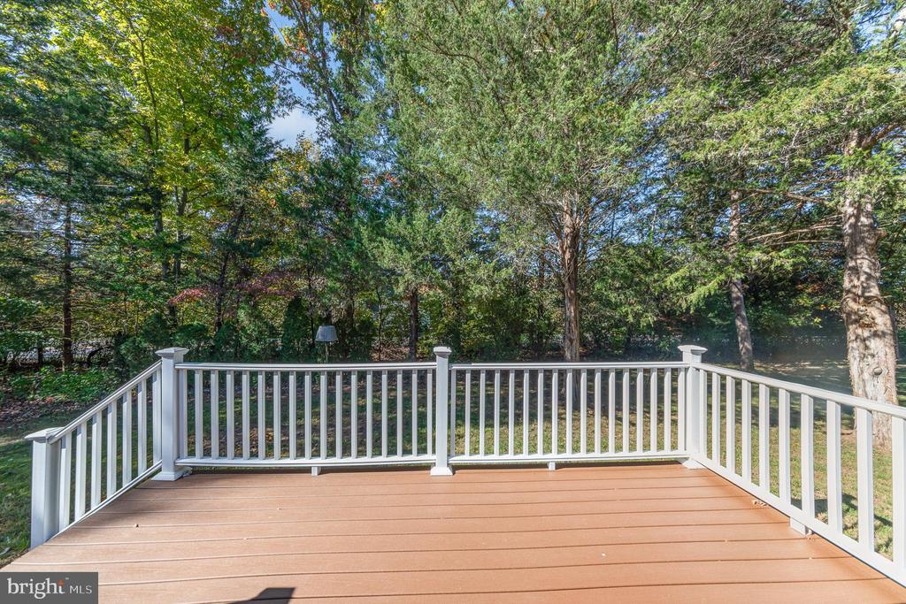 112 QUEENWOOD CT