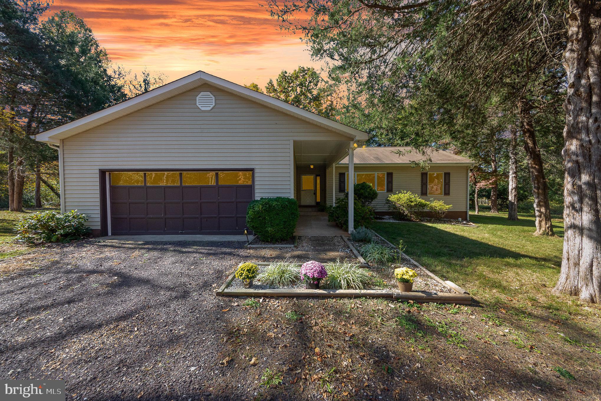 112 QUEENWOOD CT