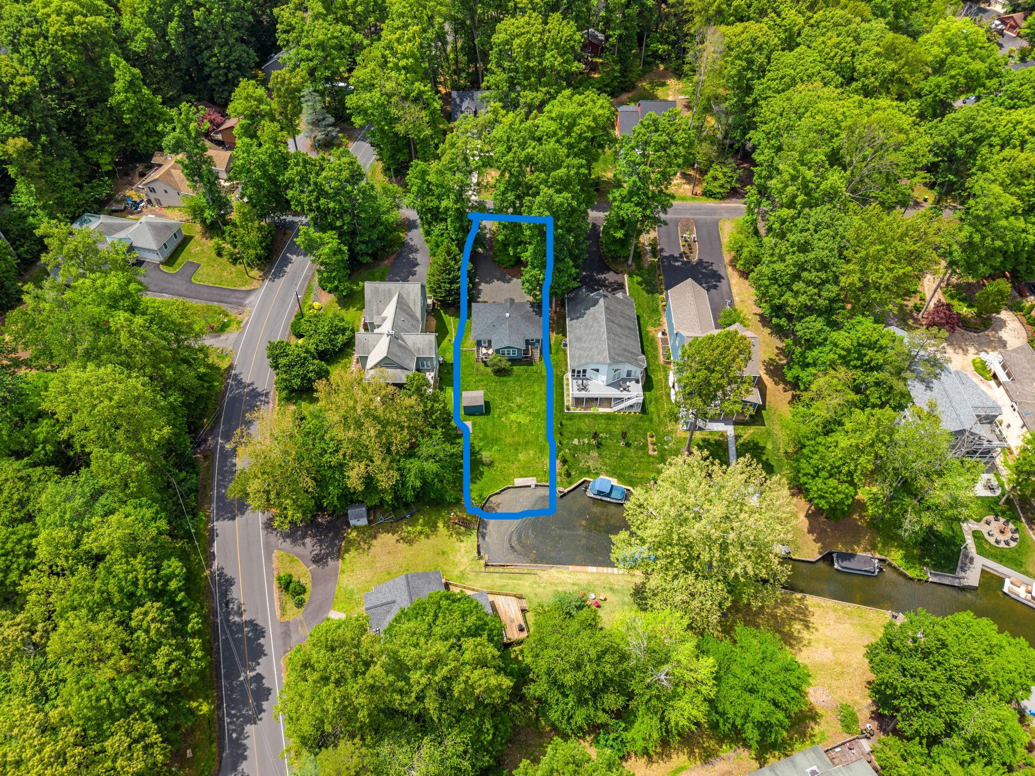 102 CONFEDERATE CIRCLE