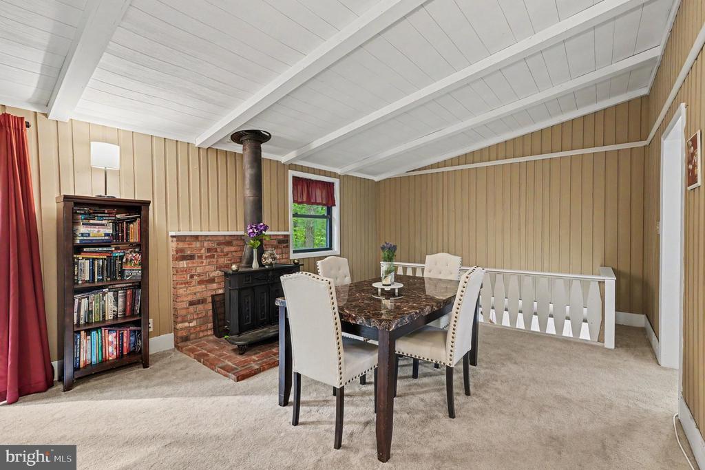 222 CREEKSIDE DRIVE