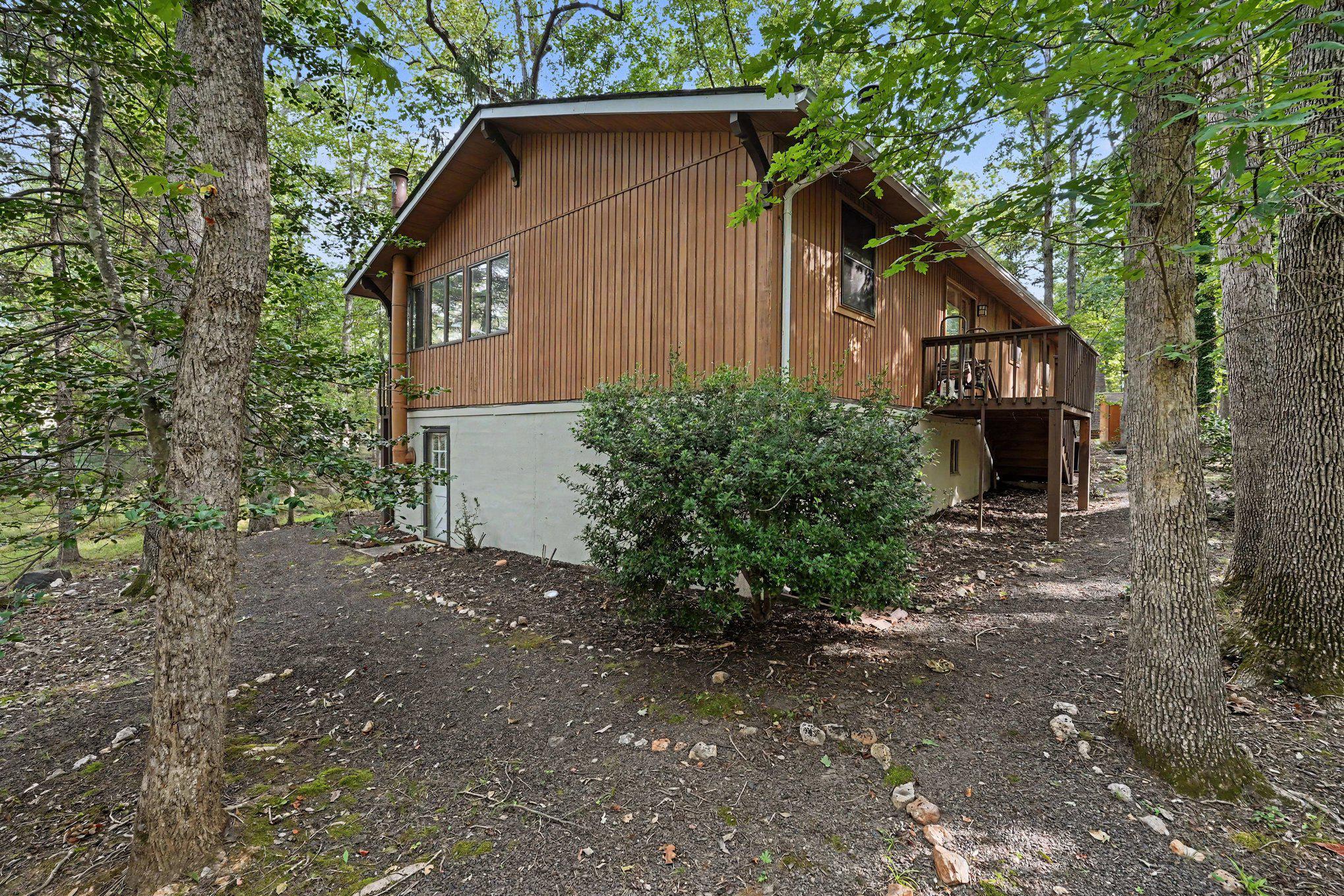 222 CREEKSIDE DRIVE
