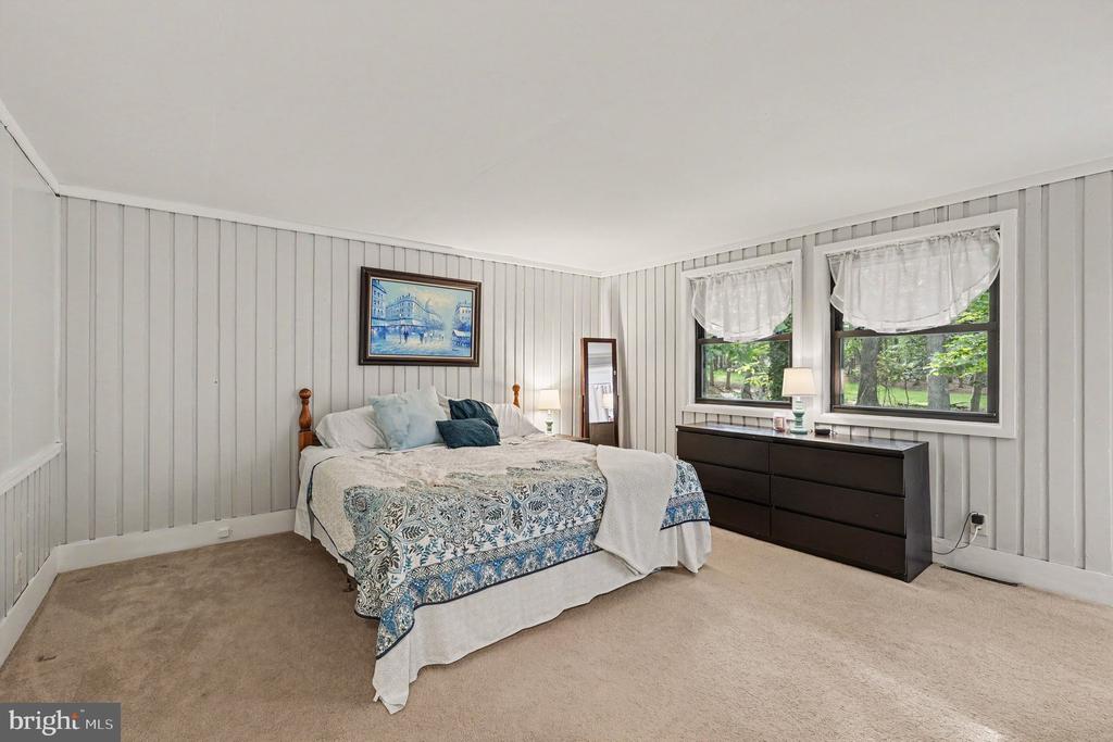 222 CREEKSIDE DRIVE