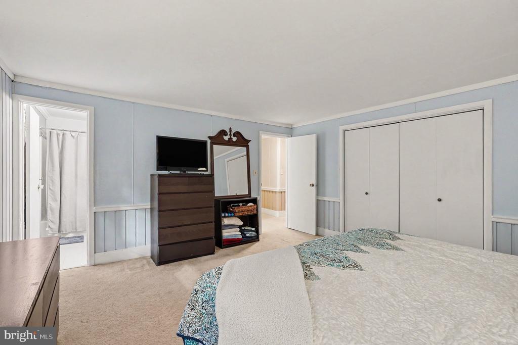 222 CREEKSIDE DRIVE