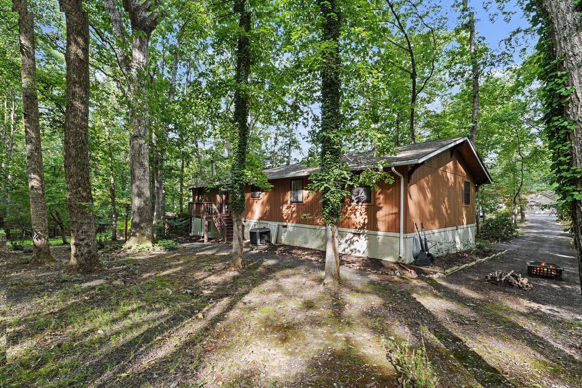 222 CREEKSIDE DRIVE