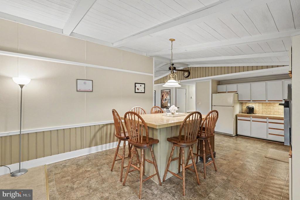 222 CREEKSIDE DRIVE