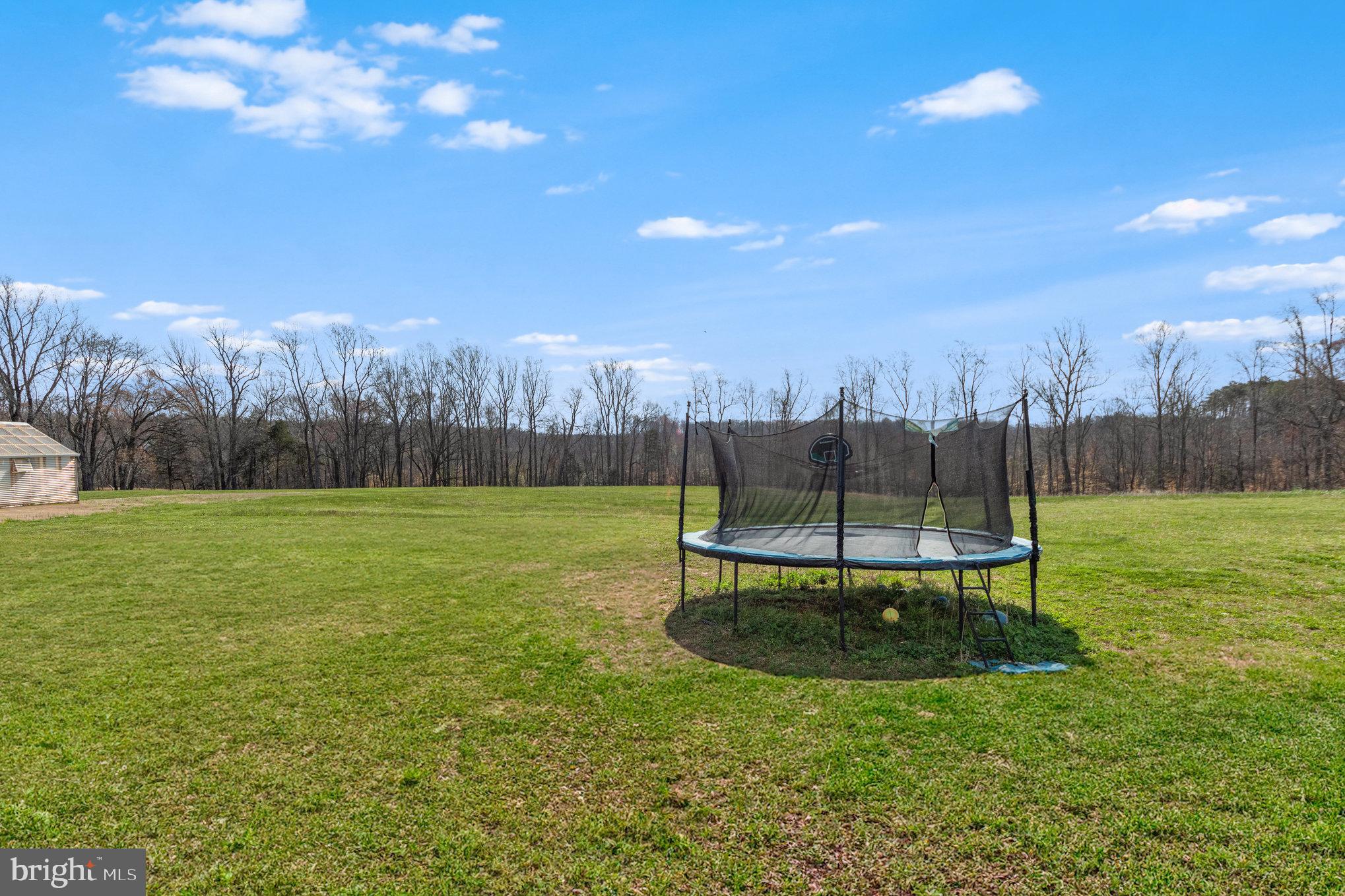 8821 Jennings Ln