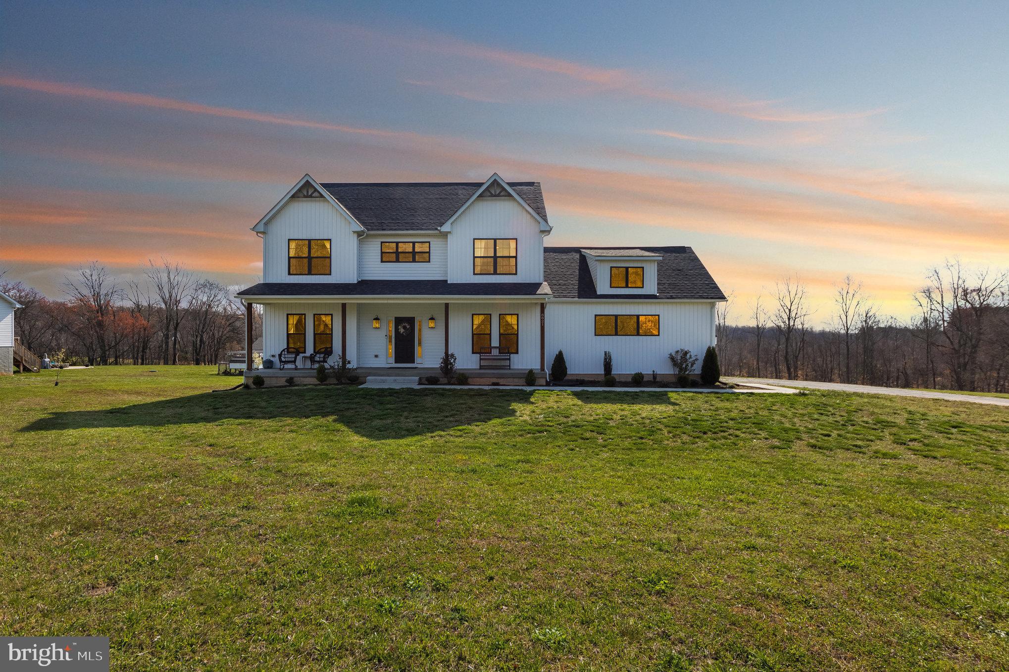 8821 Jennings Ln