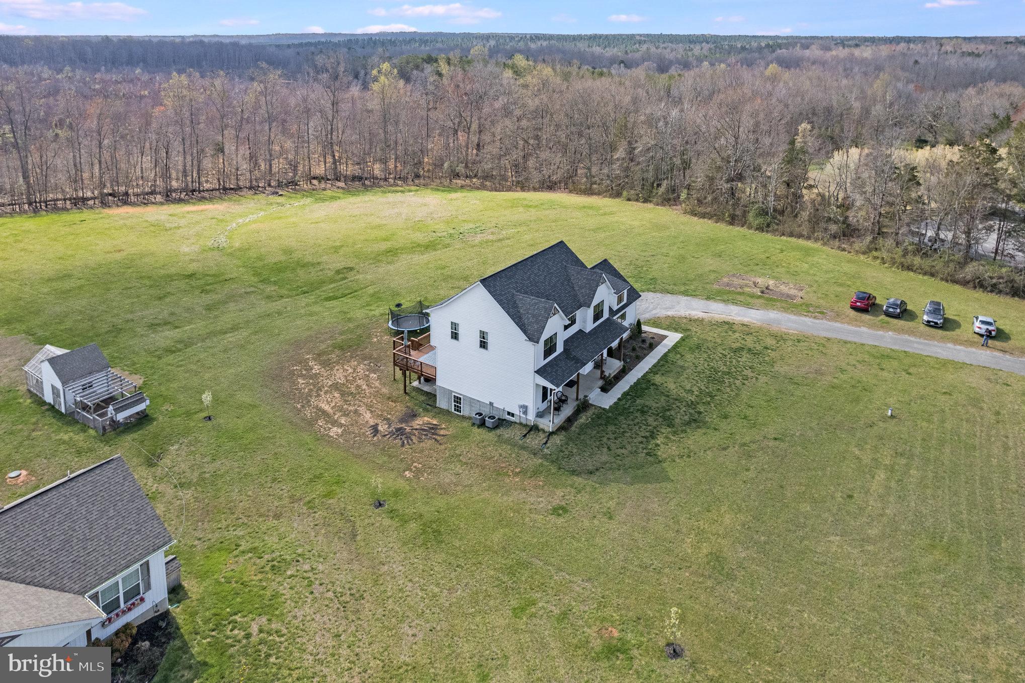 8821 Jennings Ln