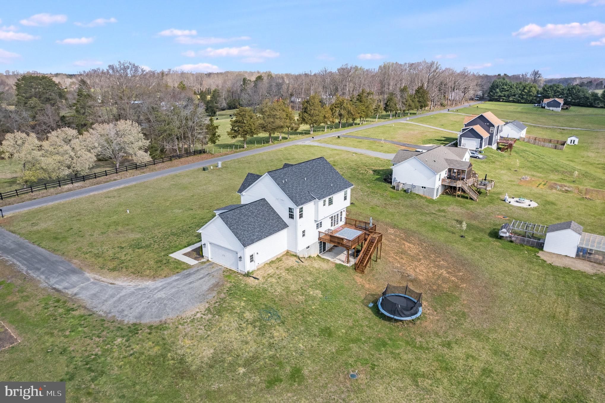 8821 Jennings Ln