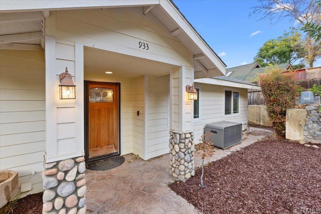 933 Silverbrook Drive