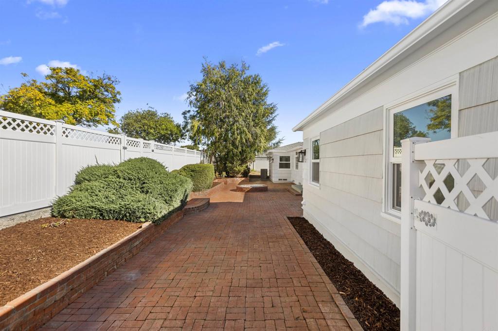 874 Hacienda Drive