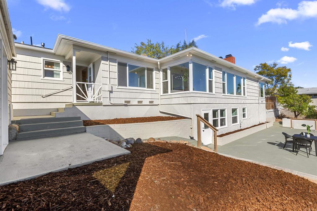 874 Hacienda Drive