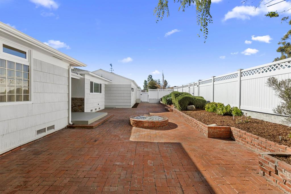 874 Hacienda Drive