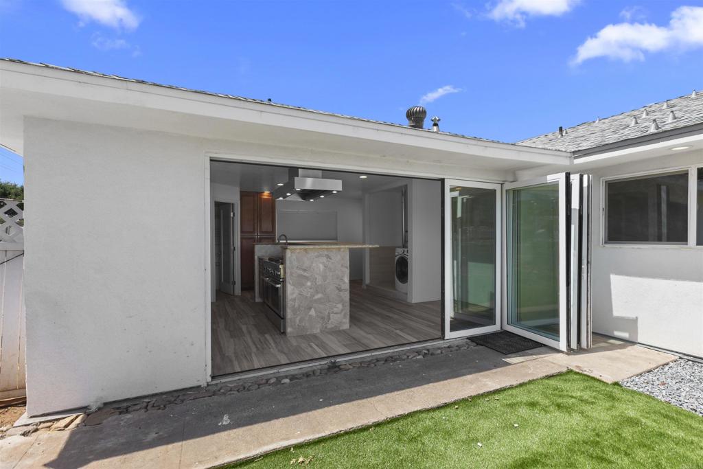12752 Lindo Lane