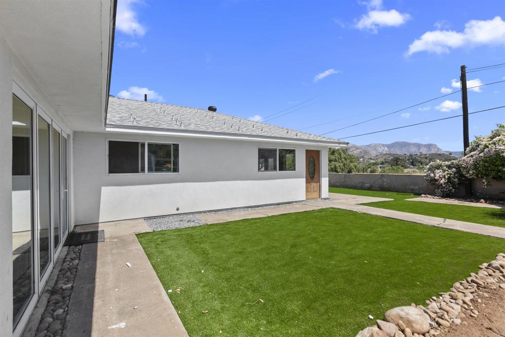 12752 Lindo Lane