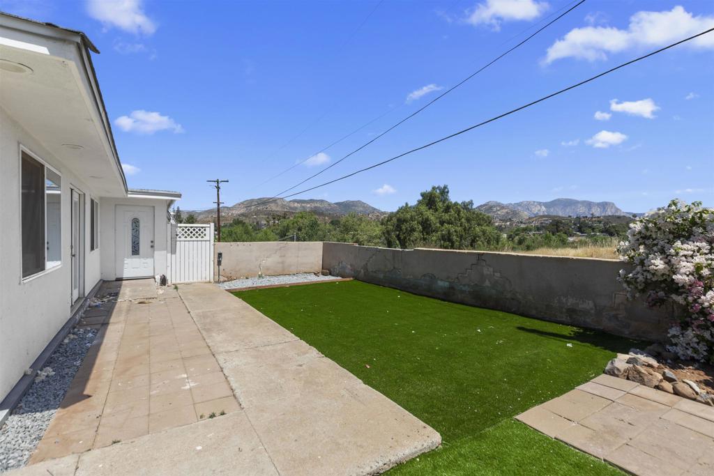12752 Lindo Lane