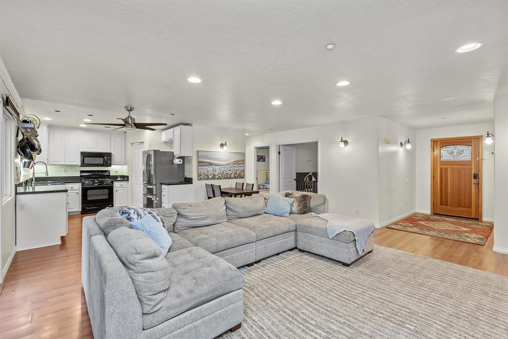 933 Silverbrook Drive
