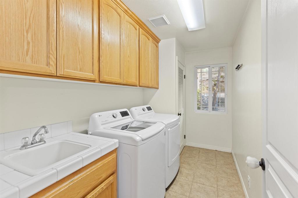 933 Silverbrook Drive