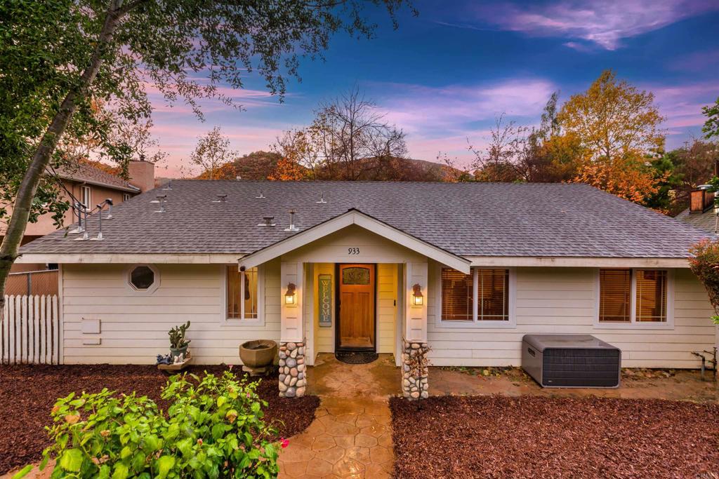 933 Silverbrook Drive