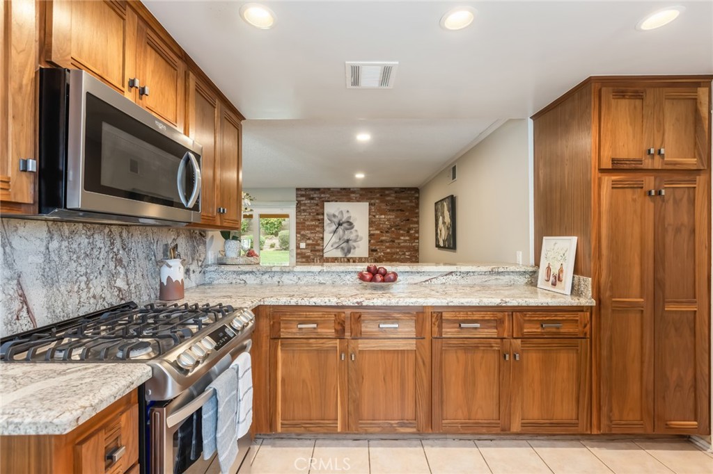 16014 Yarnell Street