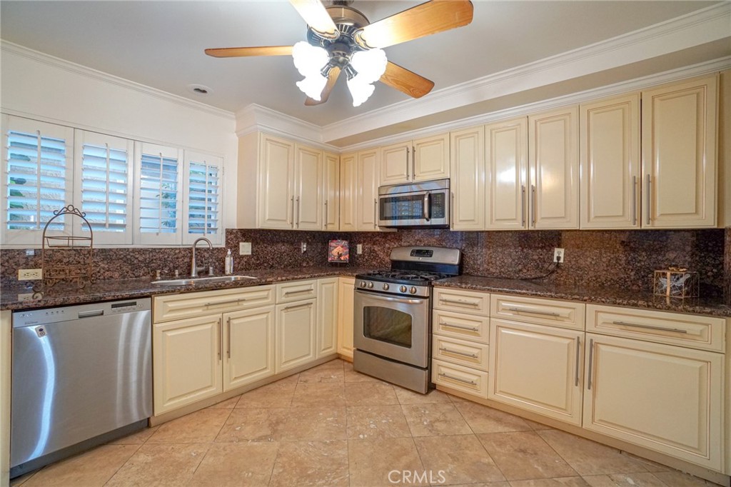 6861 Valley Circle Boulevard 13