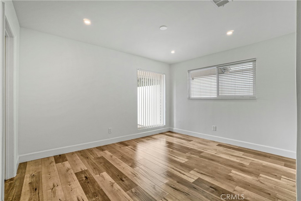 23205 Ingomar Street