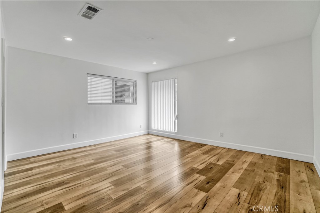 23205 Ingomar Street