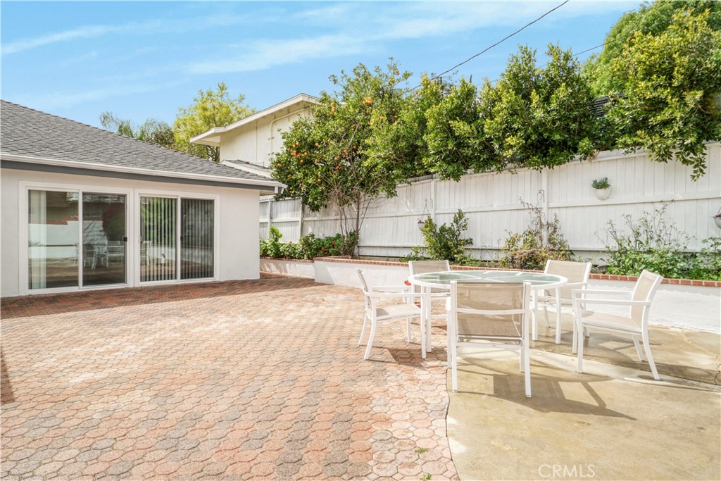 23205 Ingomar Street