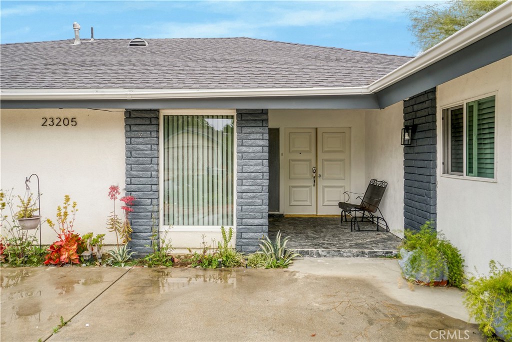 23205 Ingomar Street