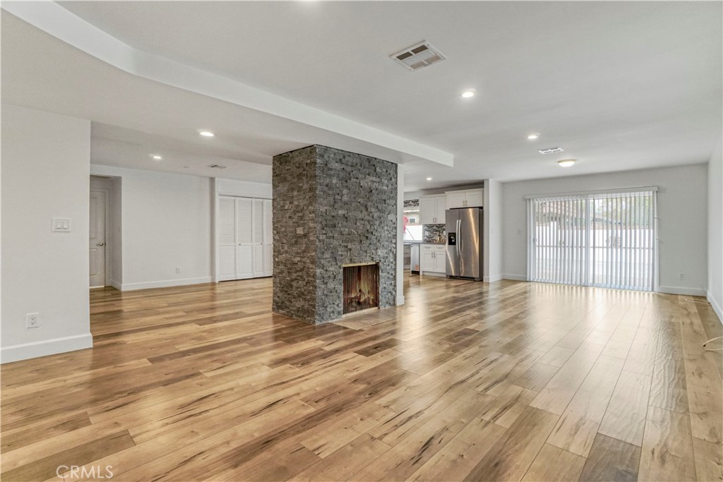 23205 Ingomar Street