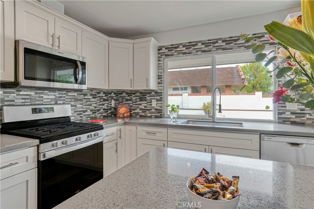 23205 Ingomar Street