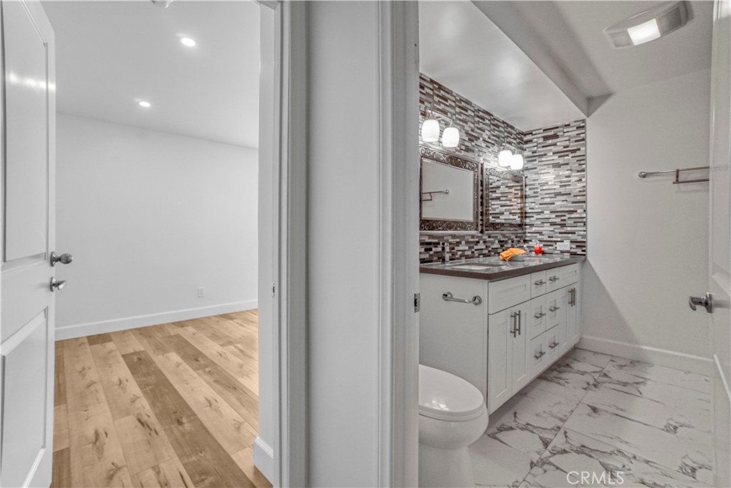 23205 Ingomar Street