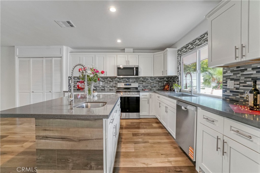 23205 Ingomar Street