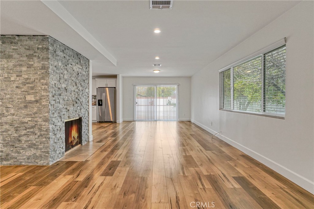 23205 Ingomar Street