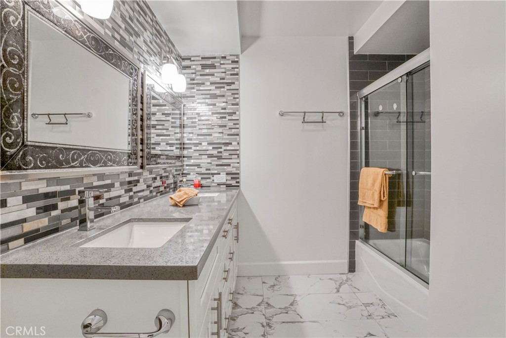 23205 Ingomar Street