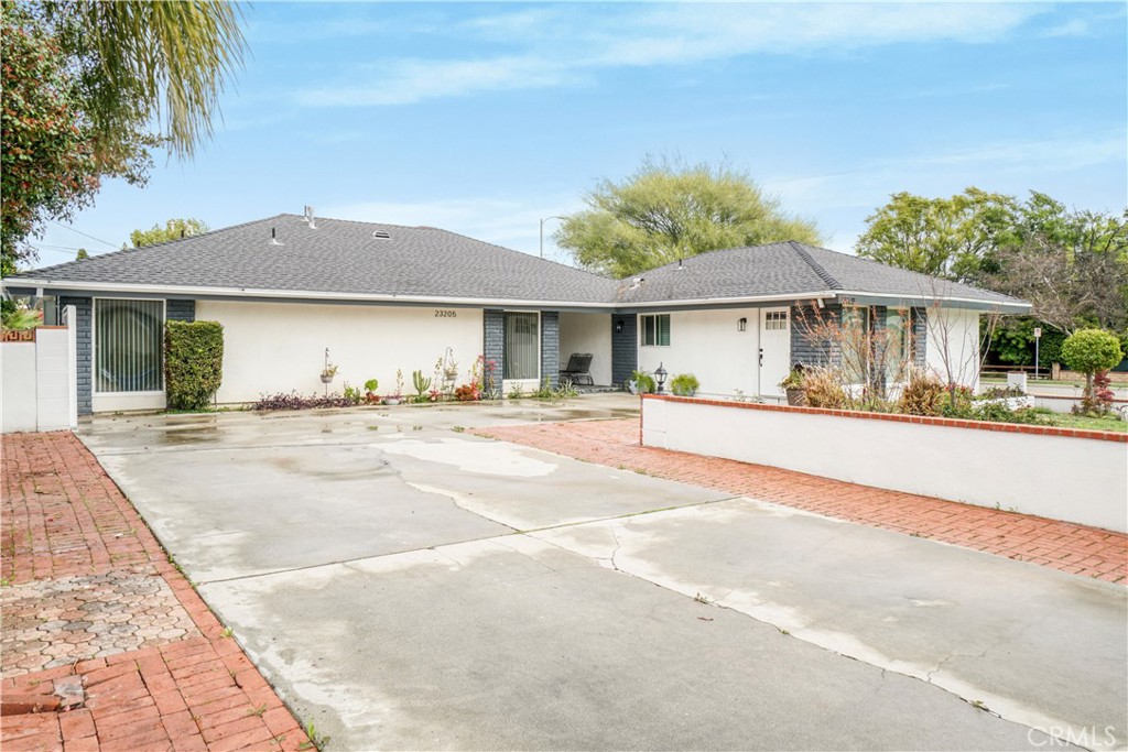 23205 Ingomar Street