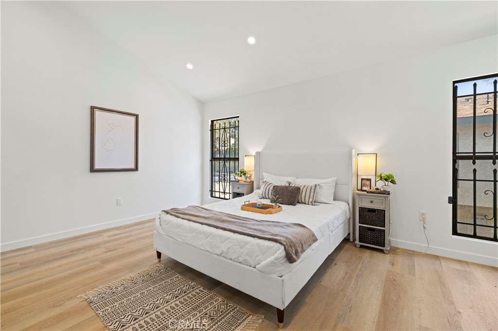 11107 Arminta Street 15