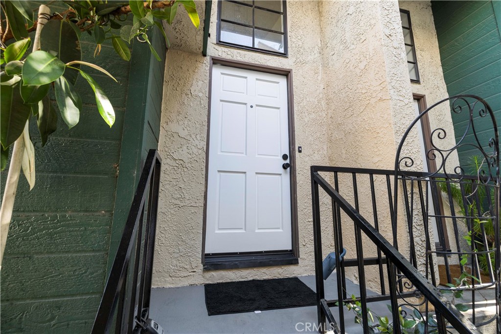 11107 Arminta Street 15