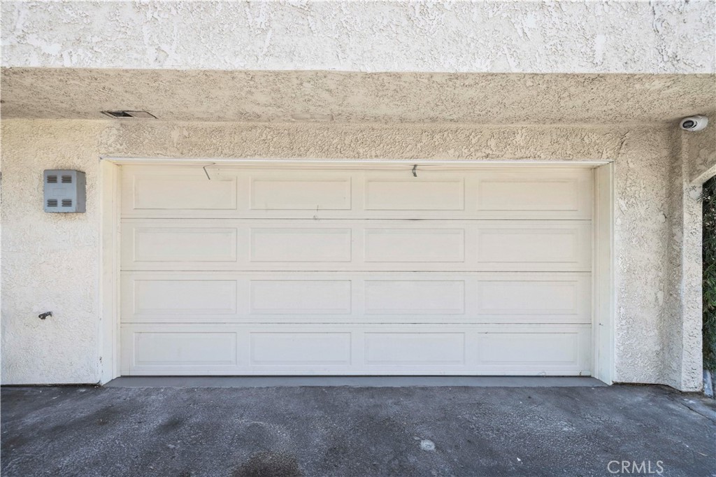 11107 Arminta Street 15