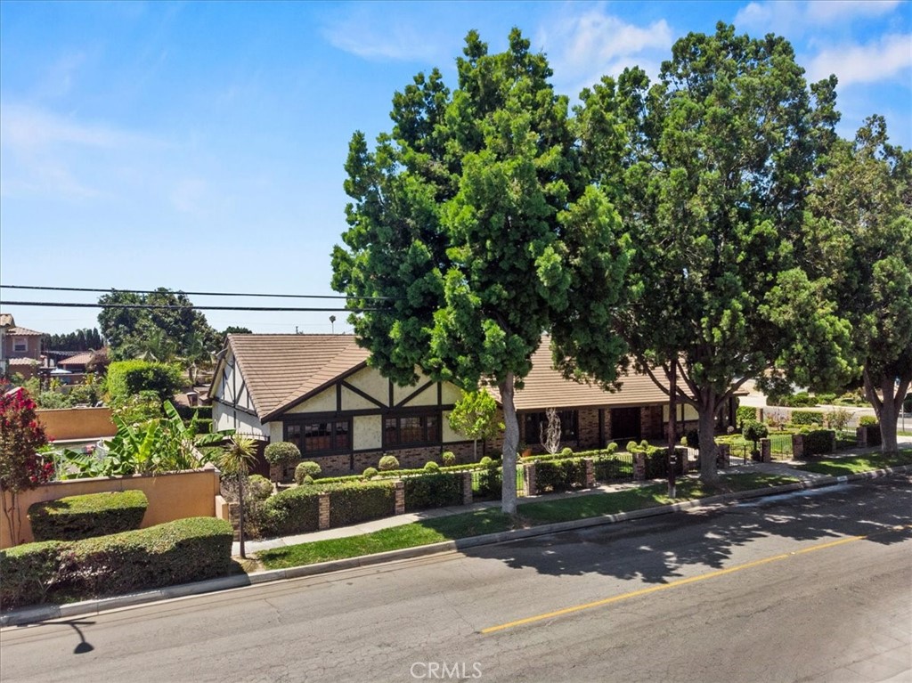 8560 Cherokee Drive