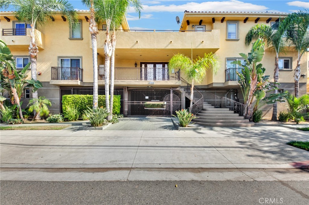 7348 De Soto Avenue 102