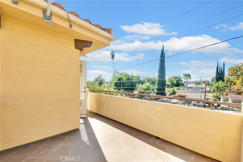 7348 De Soto Avenue 102