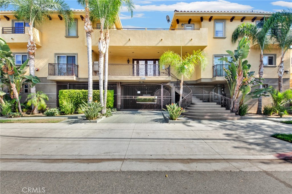 7348 De Soto Avenue 102