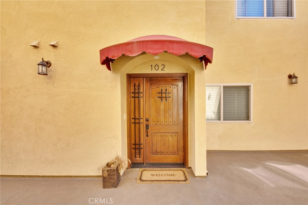 7348 De Soto Avenue 102