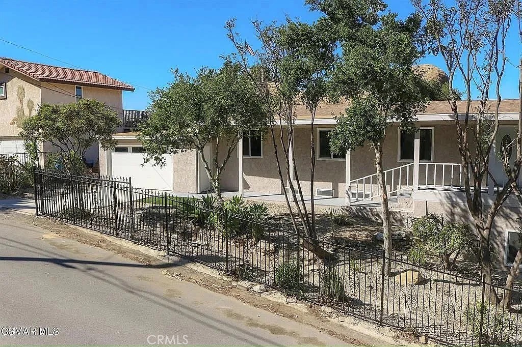 6541 Clear Springs