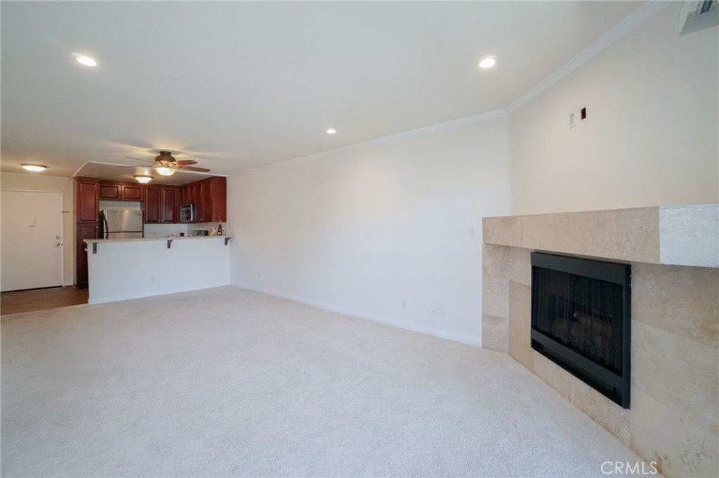 5510 Owensmouth Avenue 209