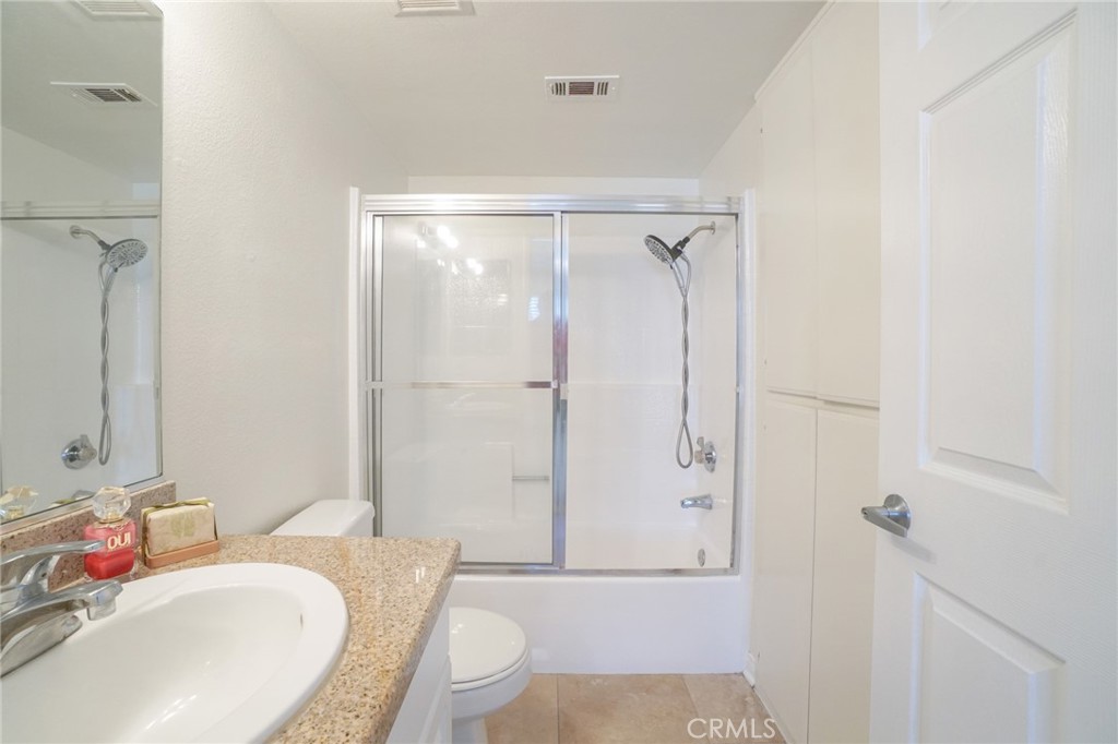 5510 Owensmouth Avenue 209